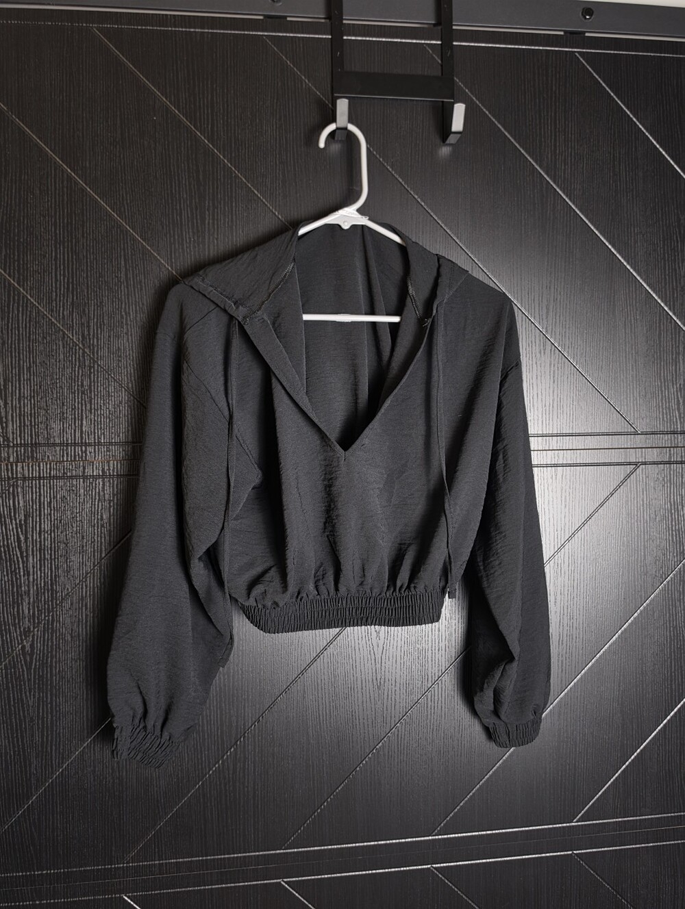 #2 ZARA Black Cropped Deep V-Neck Tie Hoodie Top (Size M)